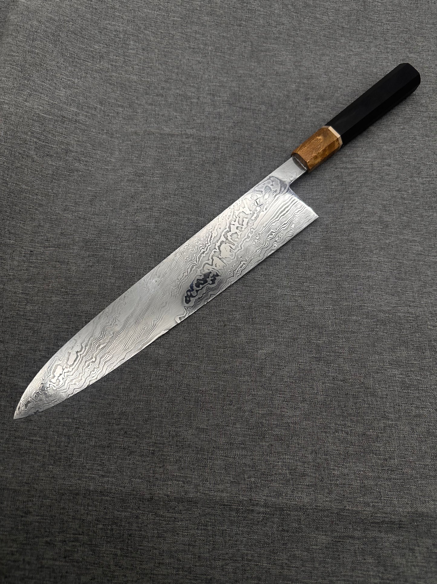 Shinogi Twisted Damascus Gyuto