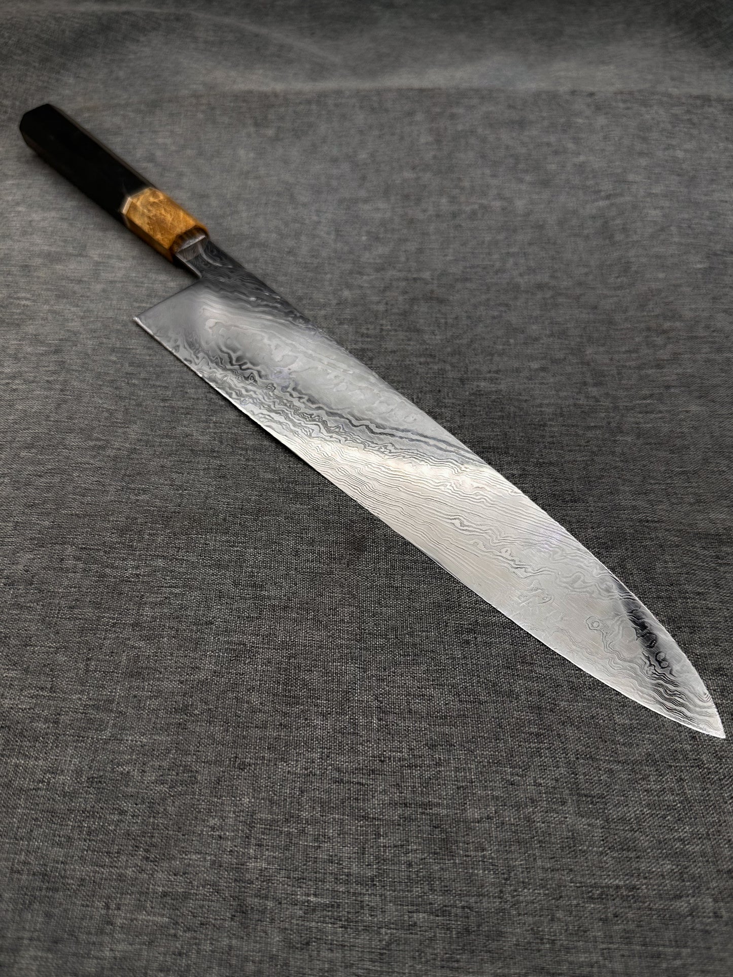 Shinogi Twisted Damascus Gyuto